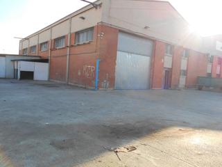 Lloguer Nau industrial  Carrer mallorca. Nau cantonera  diàfana amb gra pati