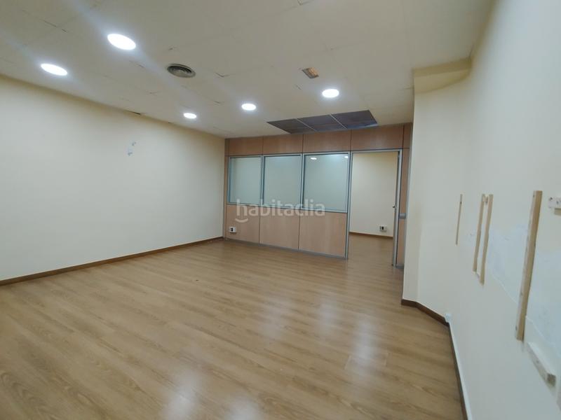 Foto 475c911f-4c7b-4844-8526-f14e241cc53c. Alquiler local comercial local a peu de carrer , al Centre , carrer de gràcia en Sabadell