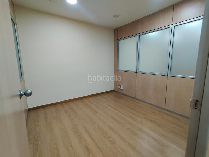 Foto ed4c11f4-074a-452c-a8ec-abd6e4e0fb03. Location local commercial avec chauffage dans Centre Sabadell