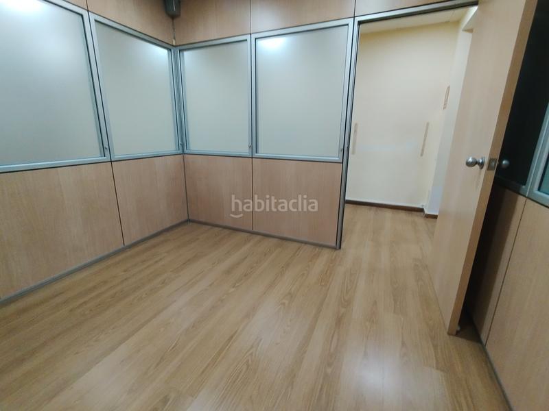 Foto f48eefad-e04a-4d8e-8262-984ffa10303c. Location local commercial avec chauffage dans Centre Sabadell