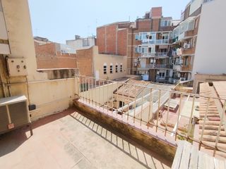 Piso  Carrer de sant jaume. Pis amb ascensor al costat del mercat central de sabadell