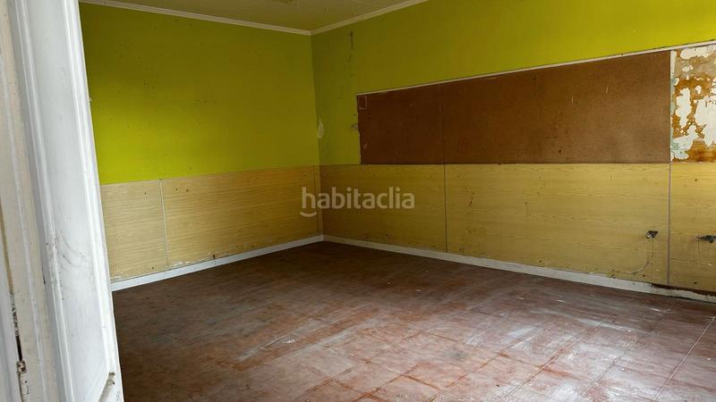 Foto 184c5e68-2c30-44fa-a3f2-56bc57321cea. Local comercial local educativo con gran patio en Sabadell