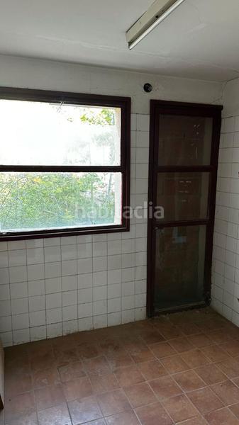 Foto 900951b7-b678-4279-a887-6d1f1627b6eb. Local comercial local educativo con gran patio en Sabadell