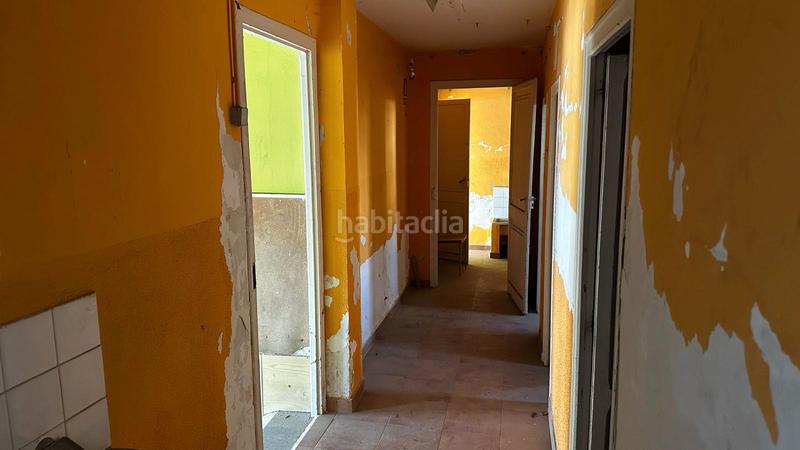 Foto c9eb2d36-310c-4138-8f89-1e4ff76ee5f8. Local comercial local educativo con gran patio en Sabadell