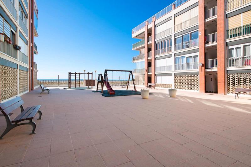 Foto d9a3417a-7cb9-4065-a089-ce6b239c65a2. Erdgeschoss mit heizung in Baixador Castelldefels