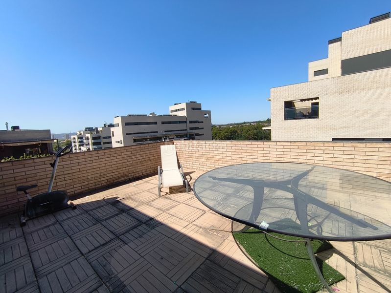 Foto e5b06cfe-cd74-4b80-aa98-2d2f61c7351a. Pis amb calefacció aparcament piscina a Can Llong Sabadell