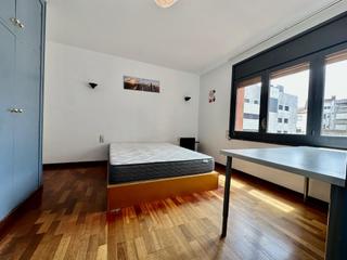 Rent Flat  Del pla de balenyà. Habitacio en lloguer