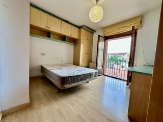 Rent Flat  Del pla de balenyà. Habitacio en lloguer