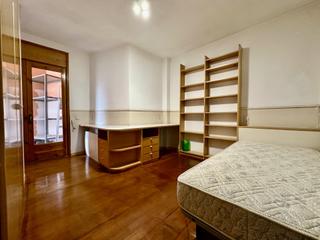 Rent Flat  Del pla de balenyà. Habitacio en lloguer