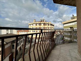 Appartement dans Manlleu. Pis per reformar a manlleu