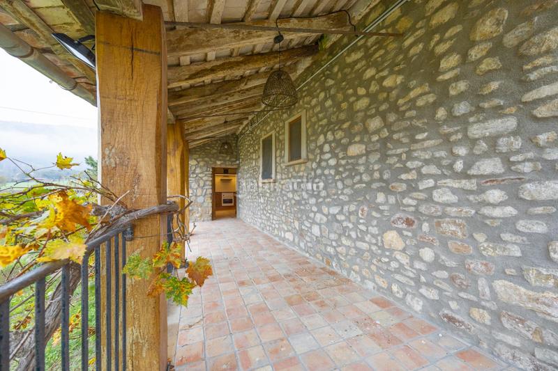 Foto 63859490-f1fb-4bef-aa23-f9351c09b367. Alquiler masía en Balenyà