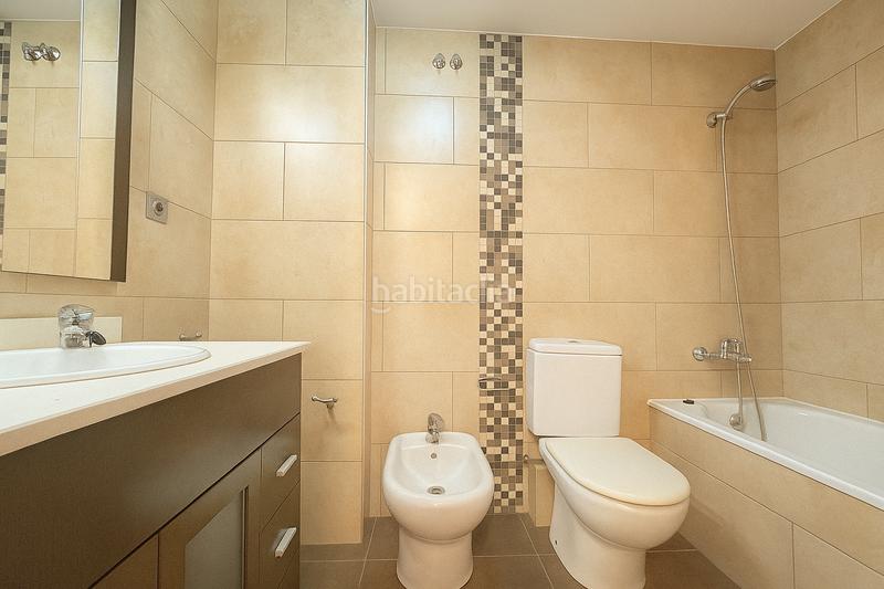 Foto 63763631-738f-4e27-b8e9-209d998c60ee. Piso pis de 3 habitacions en venda en Caputxins-Ambulatori Vic