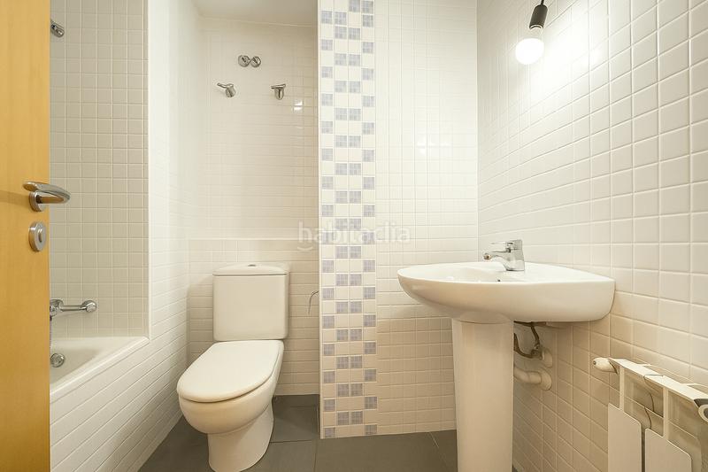 Foto ab4c6bfc-22cb-41a6-afa5-fbe82dff6d19. Piso pis de 3 habitacions en venda en Caputxins-Ambulatori Vic