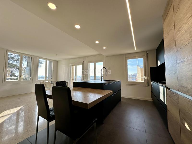 Foto c1462e33-5d0b-42bf-995a-498dd8efd669. Rent flat with heating in Centre Vic