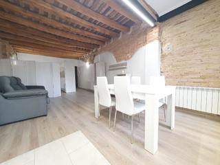 Location Appartement à Centre. Loft reformat centre vic