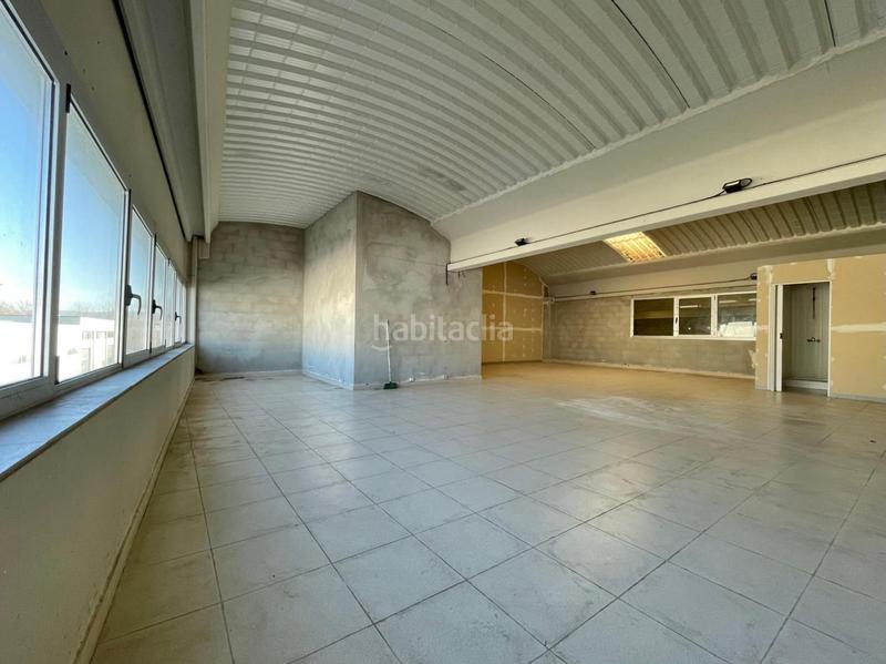 Foto c3c02abb-cbb8-4307-b870-d43ee561e0ab. Lloguer nau industrial a Gurb