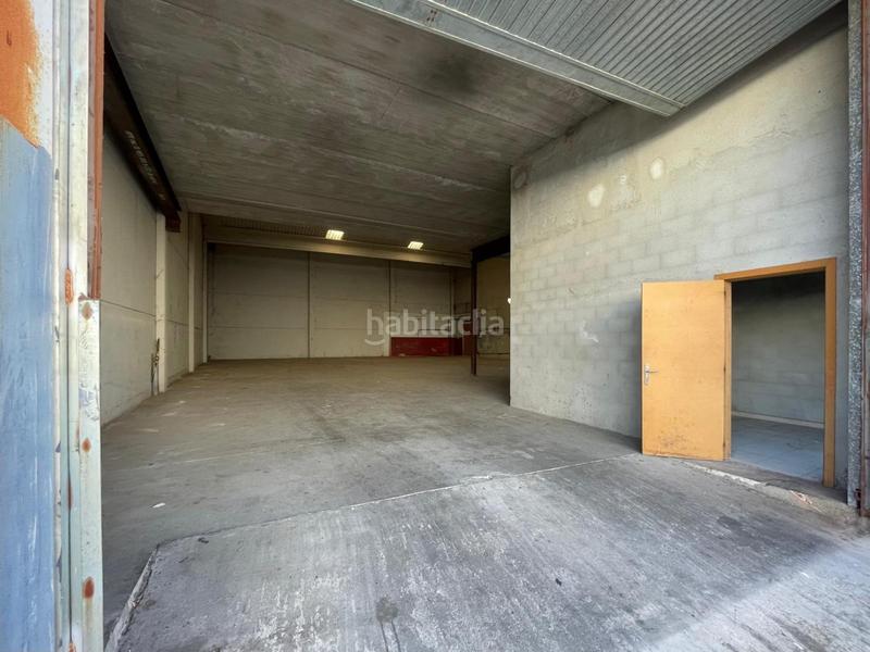 Foto c5b7f575-6124-4ff5-8974-a53e4b5ba79b. Lloguer nau industrial a Gurb