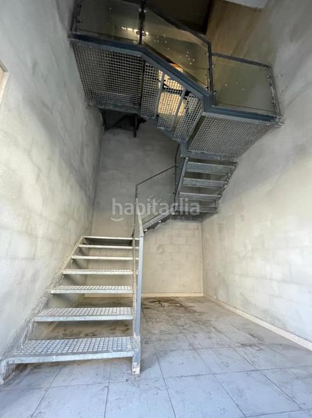 Foto e798c121-1b87-408b-a302-cd42f7fcf268. Lloguer nau industrial a Gurb