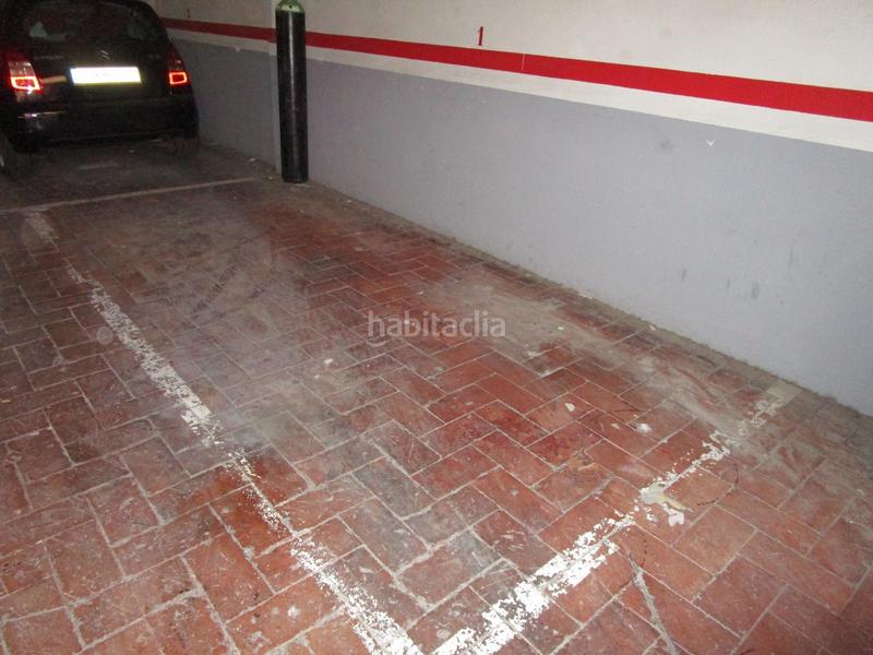 Foto 8b61f68c-aae2-4d18-ab5c-95b9c6b0f4da. Autoparkplatz in Llefià Badalona