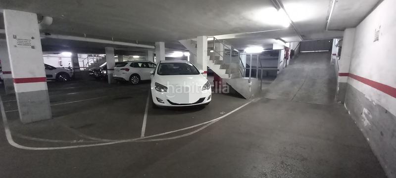 Foto 18f93215-2ba2-4fb0-b66d-328b3c4dcd88. Parking coche parking junto metro artigas sant adriá en Badalona
