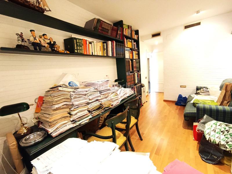 Foto 20549575-6c7b-495d-b189-335c3c4c6f54. Dachwohnung mit heizung parking in Centre Badalona