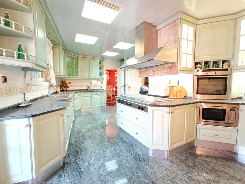 Foto e9dd50f8-74ec-43ad-aacd-2cb3f13f3e89. Dachwohnung mit heizung parking in Centre Badalona