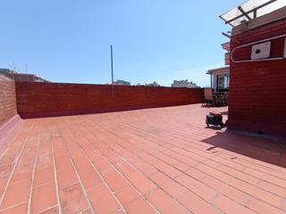 Dachwohnung in Llefià. Sobreático con terraza de 60 m2