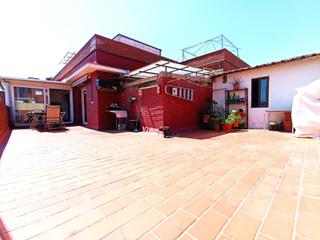 Etagenwohnung in Llefi. Atico con terraza