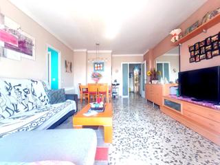 Pis  Alfons xiii. Pisazo de cuatro habitaciones y 2 baños junto al metro