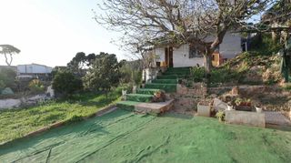 Casa  Borgues blanques. Casa con parcela de 700 m en barberà del vallès  amplio terreno