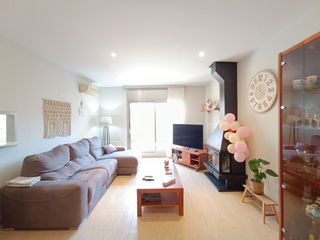 Casa  Pi gibert. Casas exclusiva con 3 habitaciones dobles, garaje xxl y terrazas