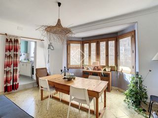 Chalet en Ciutadella. Casa con encanto de 5 dormitorios en venta en el casco antiguo d