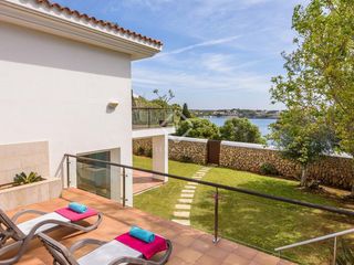 Chalet in Santa Anna-Sol de l´Est. Preciosa villa de 5 dormitorios con vistas al mar y licencia tur