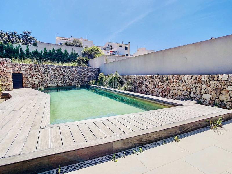 Foto 3ea420e1-3d14-40a1-a292-097fa0944806. Xalet amb calefacció aparcament piscina a Dalt Sant Joan-Plaça Eivissa Maó