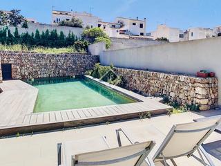 Chalet à Dalt Sant Joan-Plaça Eivissa. Casa moderna y elegante con piscina  en venta a las afueras del