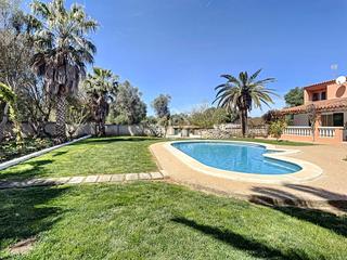 Masía en Llucmaçanes. Casa de campo con producción de vino propio en venta en sant llu