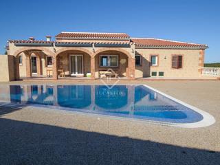 Casale in Cala Morell. Preciosa casa de campo de 5 dormitorios en venta en cala morell