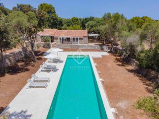 Masia a Es Mercadal Poble. Casa rural íntegramente reformada con hectáreas de cultivo ecoló