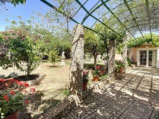 Xalet a Sant Climent-Es Canutells. Villa de 7 dormitorios en dos parcelas en venta en binixica maó,