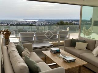 Chalet à Coves Noves. Imponente villa de 5 dormitorios con vistas al mar en venta en c