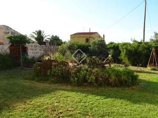 Mas à Ciutadella. Casa de campo de 3 dormitorios en venta en el casco urbano de ci