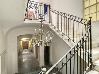 Chalet en Centre Històric. Casa de estilo señorial de 19 dormitorios en venta en maó, menor