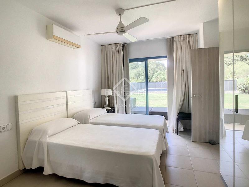 Foto aa047052-95bc-4a6d-8a80-cac1b8694abf. Xalet amb calefacció aparcament piscina a Sant Lluís-s´ullestrar-torret Sant Lluís