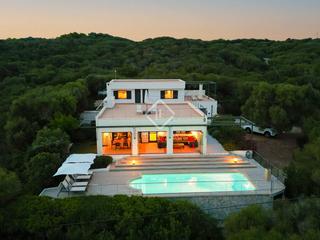 Chalet à Cala Llonga-Sa Mesquida. Espectacular villa de 4 dormitorios con vistas al mar en venta e