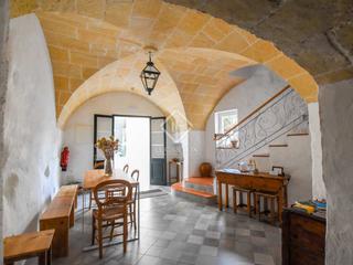 Chalet à Ferreries poble. Hotel boutique con encanto en excelentes condiciones en venta en