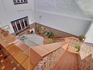 Chalet à Camí de Ses Vinyes. Casa de 10 dormitorios en venta en el casco antiguo de maó, meno