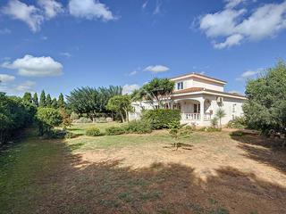 Masia a Alaior Poble. Fantástica casa rural de 5 dormitorios con un espectacular jardí