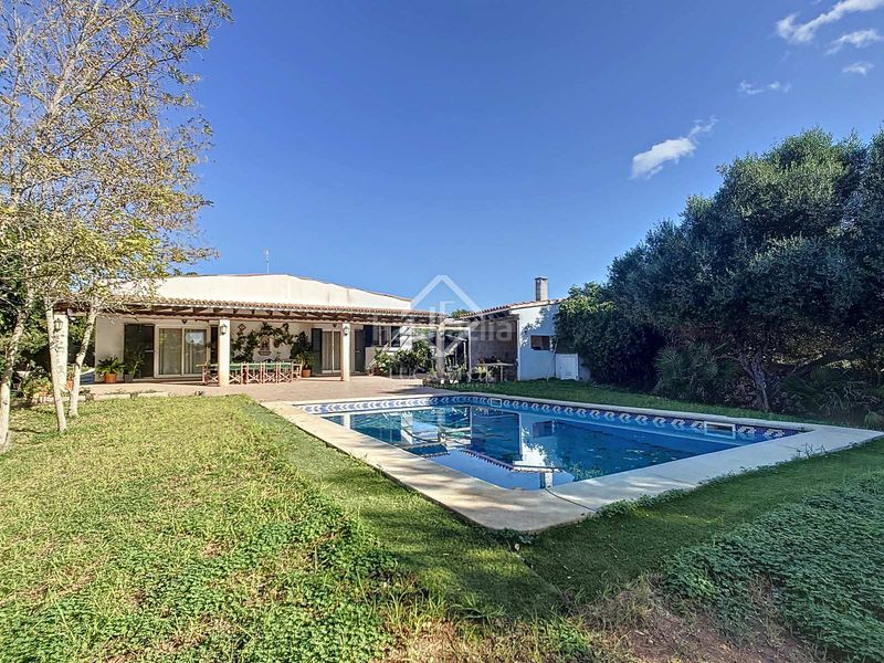 Foto 0219e00d-9890-4fa5-a91b-f5b563f15faf. Masía casa de campo de 4 dormitorios con apartamento de invitados en venta en Ciutadella de Menorca