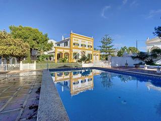 Xalet a Sant Lluís-S´Ullestrar-Torret. Estupenda casa de estilo señorial de 6 dormitorios en venta en s