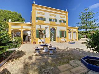 Xalet a Sant Lluís-S´Ullestrar-Torret. Estupenda casa de estilo señorial de 6 dormitorios en venta en s